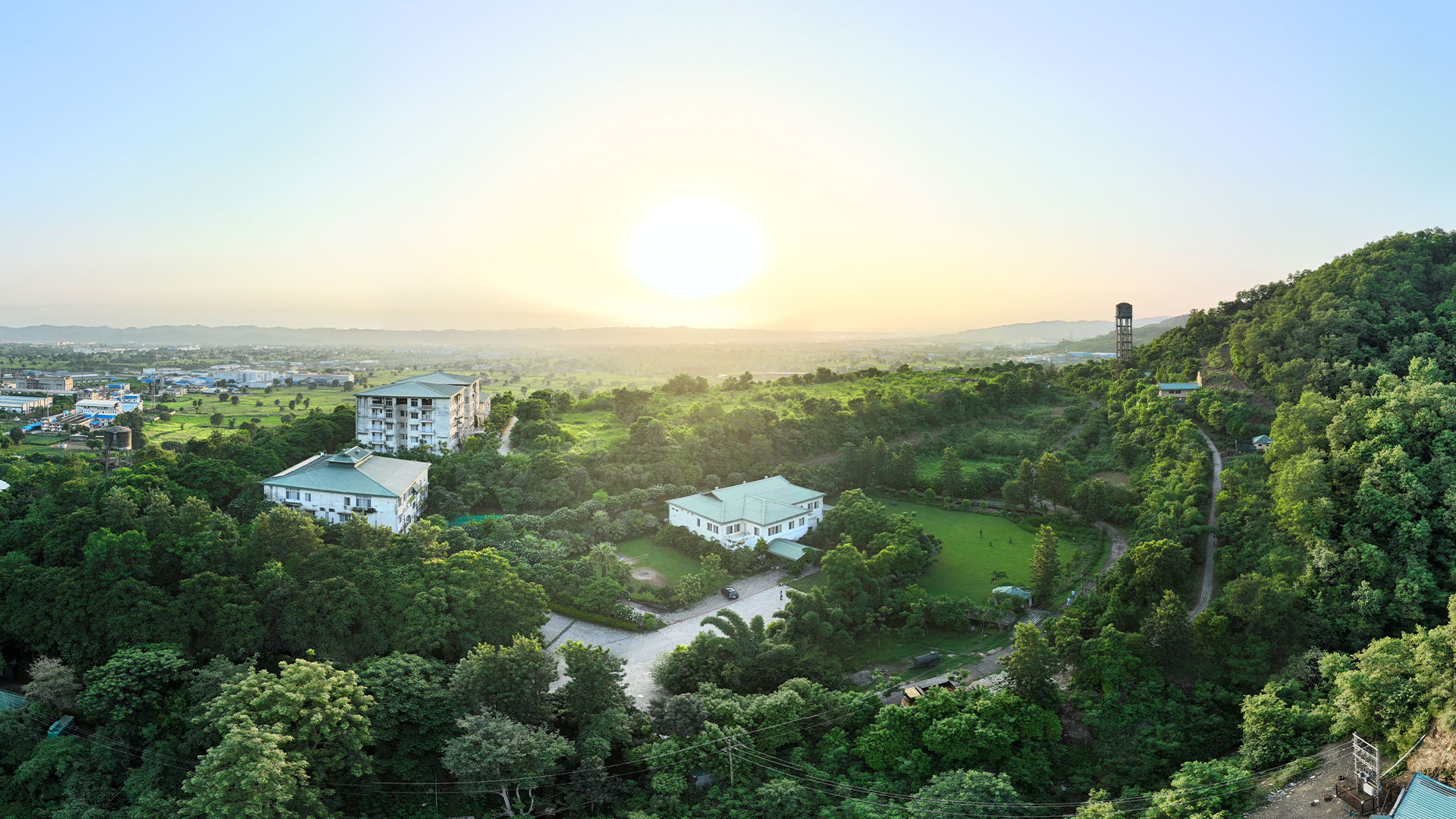 India Best Ayurvedic hospital is vaidyaratnam Vrindavan ayurveda chikitsalayam