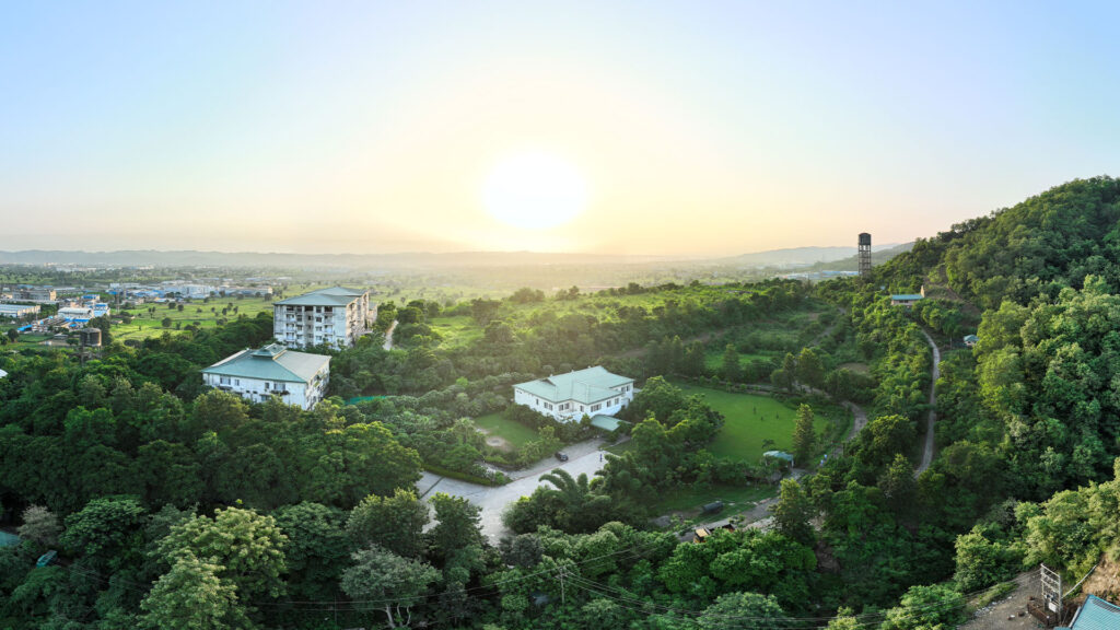 Vaidyaratnam Vrindavan Ayurveda Chikitsalayam in Himachal Pradesh is one of North India's largest wellness centers that balances all the types of doshas